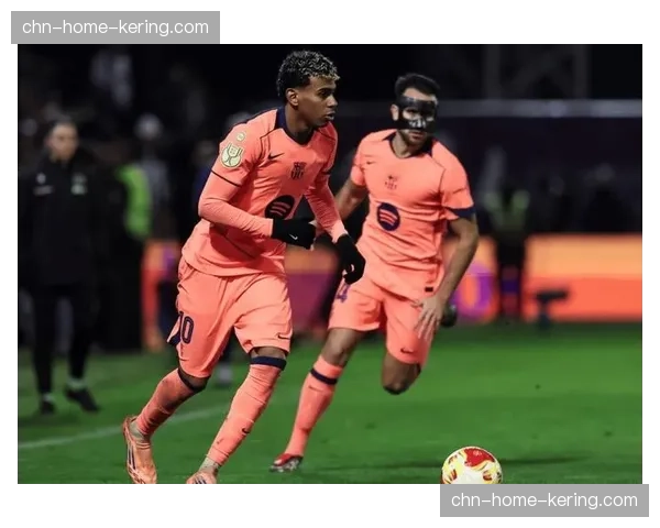 克里斯滕森膝伤缺席防线,巴萨中卫组合面临重组考验